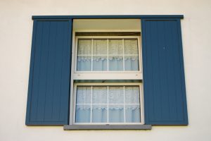 CONTRAVENTANA CORREDERA